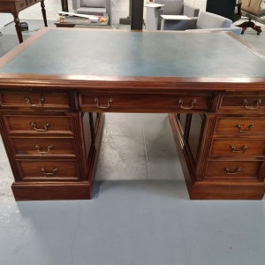 4x Engels mahonie/teak partnerdesk met lederen blad. 160 x 110