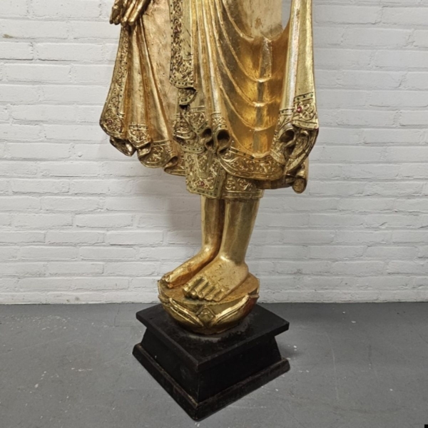 Verguld houten staande Burmese Mandalay Boeddha. Hoogte 197 cm - Afbeelding 9