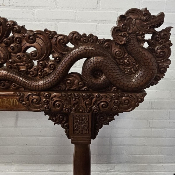 Imposant groot Indonesische gong of gamelan in rijk gestoken frame. Hoogte 153 cm - Afbeelding 9