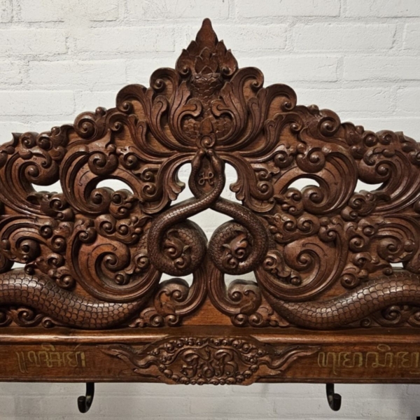 Imposant groot Indonesische gong of gamelan in rijk gestoken frame. Hoogte 153 cm - Afbeelding 18