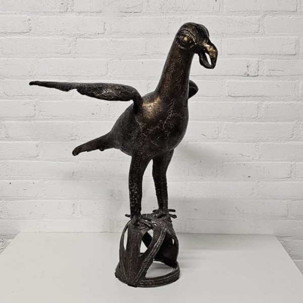 Afrikaans bronzen beeld van Bini Edo haan, ca. 1970. Hoogte 61 cm