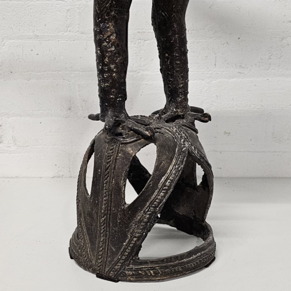 Afrikaans bronzen beeld van Bini Edo haan, ca. 1970. Hoogte 61 cm - Afbeelding 5