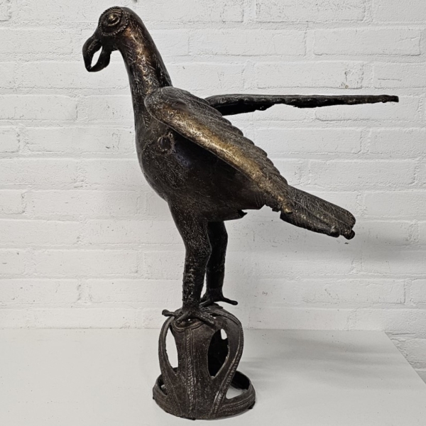 Afrikaans bronzen beeld van Bini Edo haan, ca. 1970. Hoogte 61 cm - Afbeelding 3