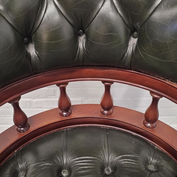 Engels Chesterfield noten bureaustoel met lederen zitting en rug. Hoogte 100 cm - Afbeelding 6